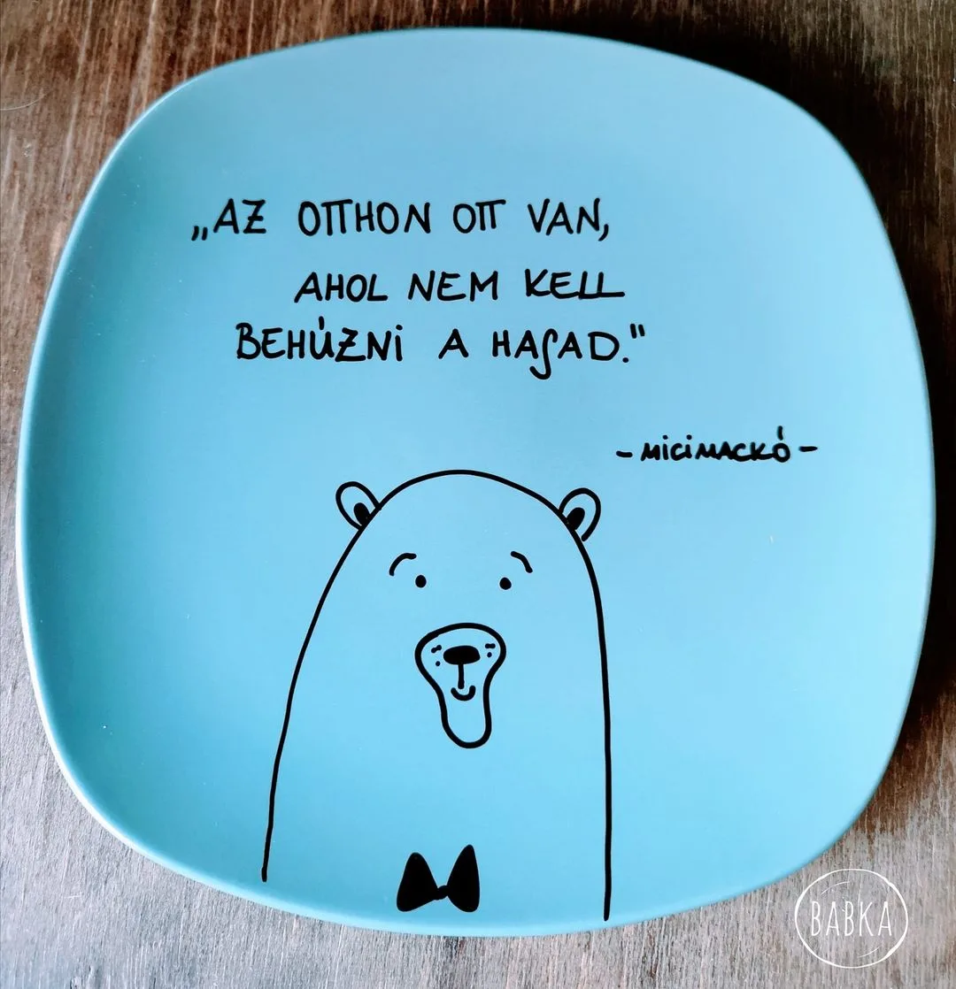 Otthon (jelenleg feketében elérhető)