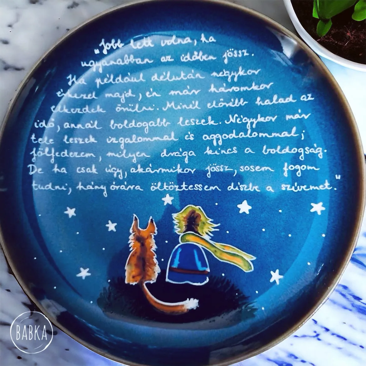 A kis herceg (Jobb lett volna) - Jobb lett volna, ha ugyanabban az időben jössz - mondta a róka. - (...) elkezdek örülni. (...)Minél előrébb halad az idő, annál boldogabb leszek. (...)