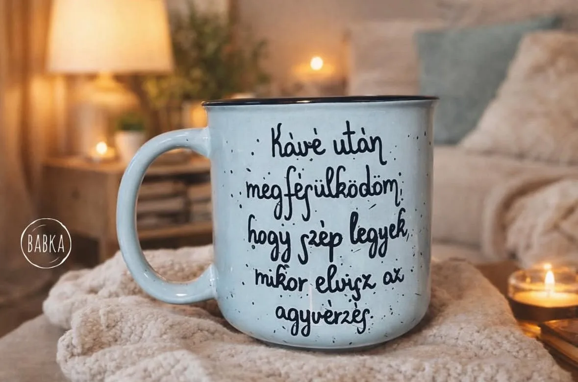 "Megfésülködöm" bögre
