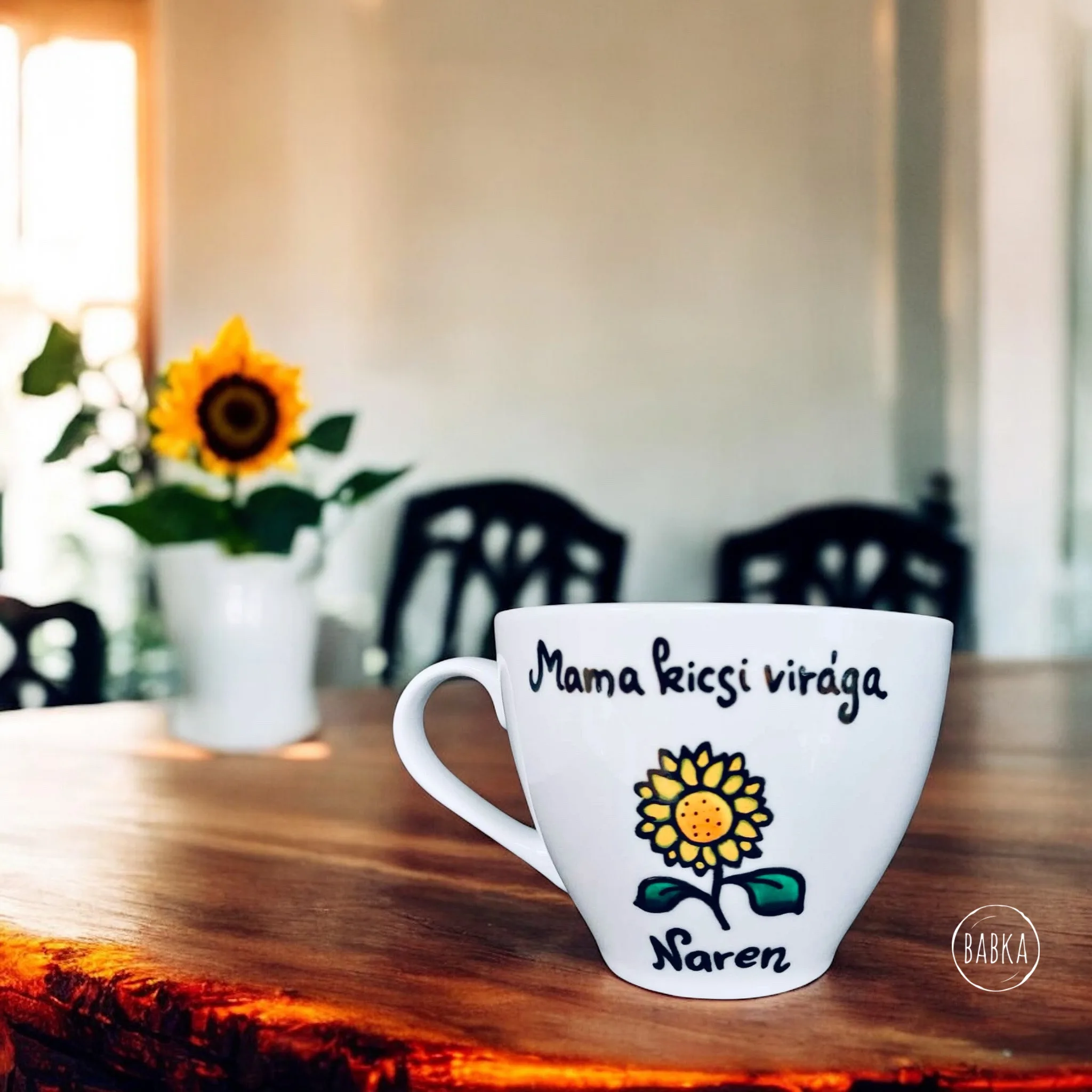 Mama kicsi virága bögre (a név személyre szabható)