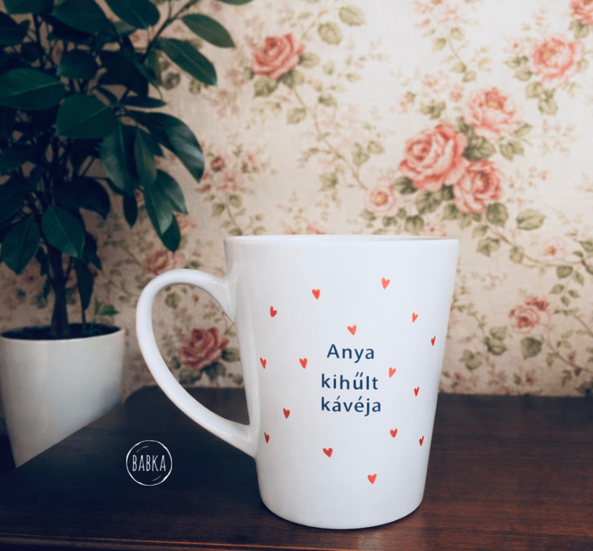 Anya kihűlt kávéja (tejeskávés)