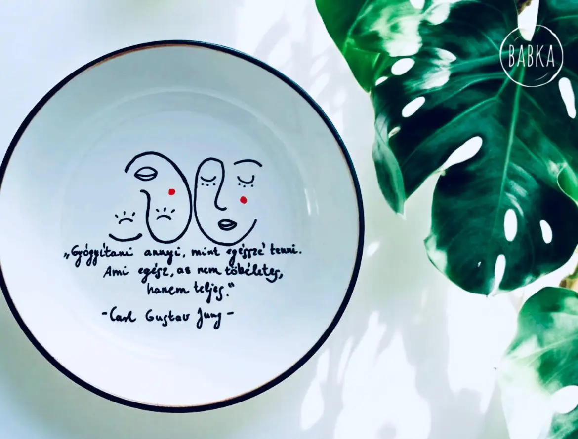 Jung tál (Gyógyítani annyi, mint egésszé tenni. Ami egész, az nem tökéletes, hanem teljes.)