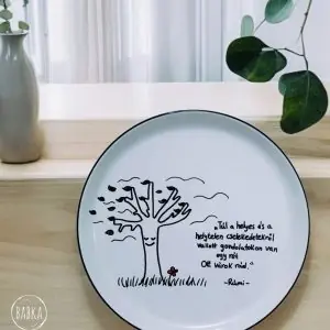 A Rét (Rúmi) (Túl a helyes és a helytelen cselekedetekről vallott gondolatokon van egy rét. Ott várok rád.)