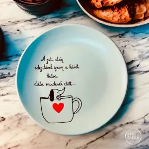 Sütis desszertes tányér (A süti után édesítővel iszom a kávét. Hiába, diéta mindenek előtt.)