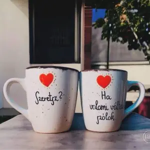 -Szeretsz? - Ha valami változik szólok. (páros) (fehér)