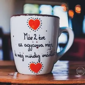 Még mindig!  (Variálható!)  Már 2 éve az agyamra mész, de még mindig imádlak.