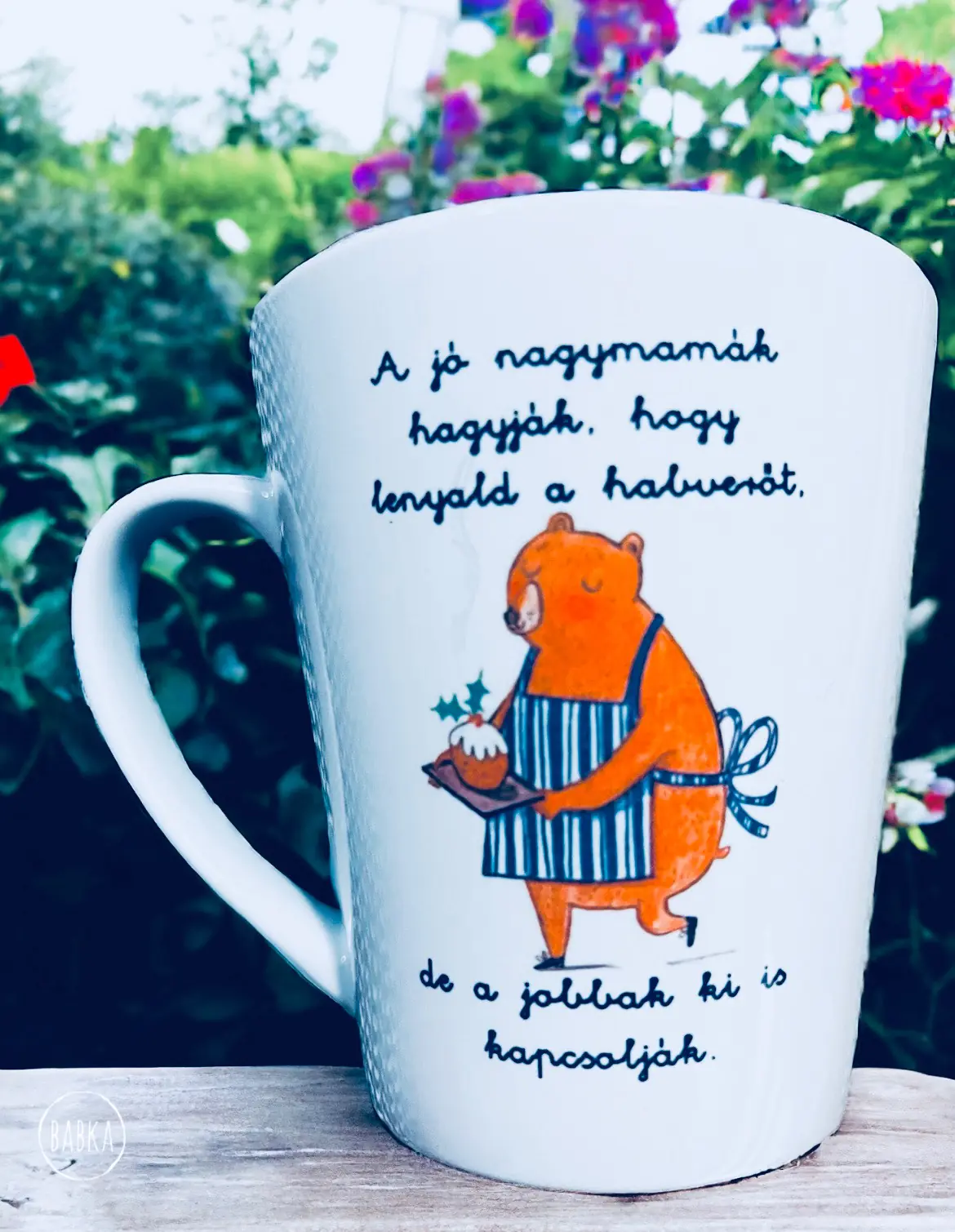 Nagyi bögre (tejeskávés) (A jó nagymamák hagyják, hogy lenyald a hebverőt, de a jobbak ki is kapcsolják.)