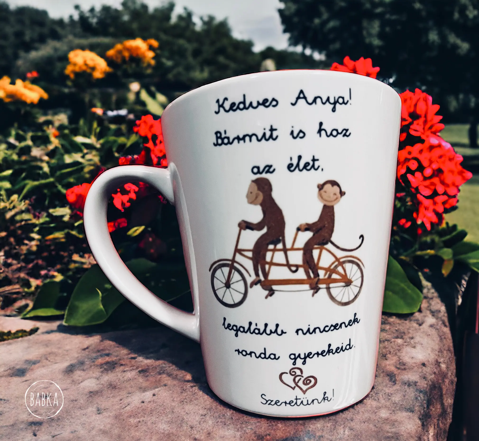 Maki tesók (Anya) (tejeskávés) (Legalább nincsenek ronda gyerekeid.)