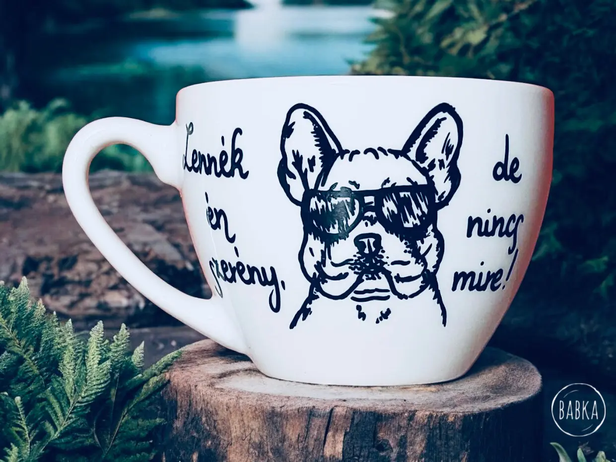 Szerénység csésze