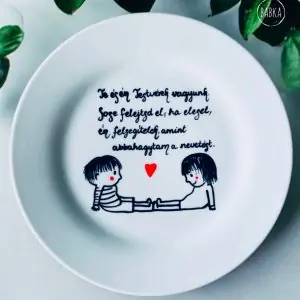 Testvér tányérka  (személyre szabható, két lányra)(Te és én testvérek vagyunk. Sose felejtsd el, ha elesel, én felsegítelek, amint abbahagytam a nevetést.) - Nagy (24cm)
