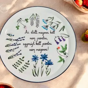 "Egymást kell szeretni, nem megenni!" tányér - Fekete