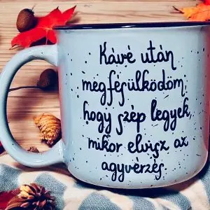 "Megfésülködöm" bögre