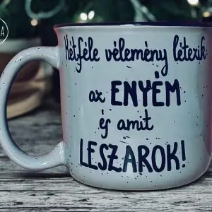 "Kétféle vélemény" bögre