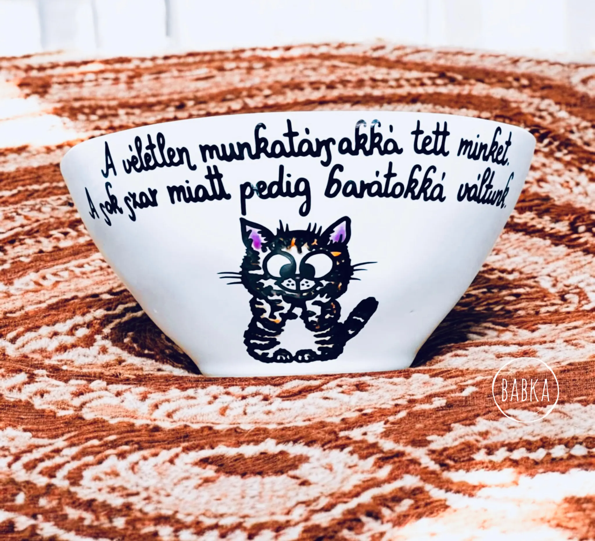 Munkahelyi barátság tálka