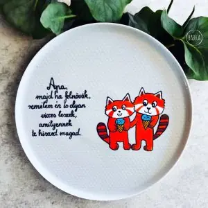 Apa (vöröspanda) - tányér (Apa, majd ha felnövök, remélem én is olyan vicces leszek, amilyennek te hiszed magad.)